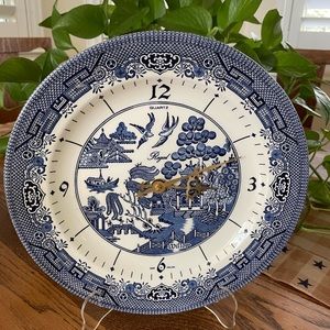 Vintage Willow blue & white plate - working wall clock Quartz England Churchill